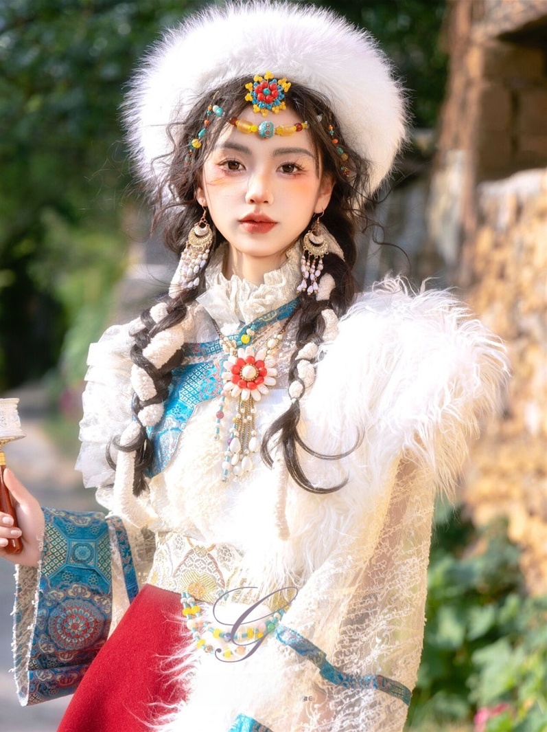 Tibetan Ethnic Women's New Sty - огляд і ціна Ethnic Fashion Photography