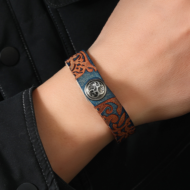 Novel Pattern Carved Ethnic St - огляд і ціна Ethnic Fashion Influencers