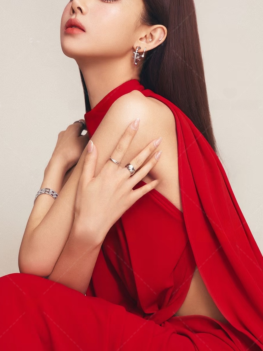 Red Portrait Photography Dress - огляд і ціна Ethnic Fashion Photography